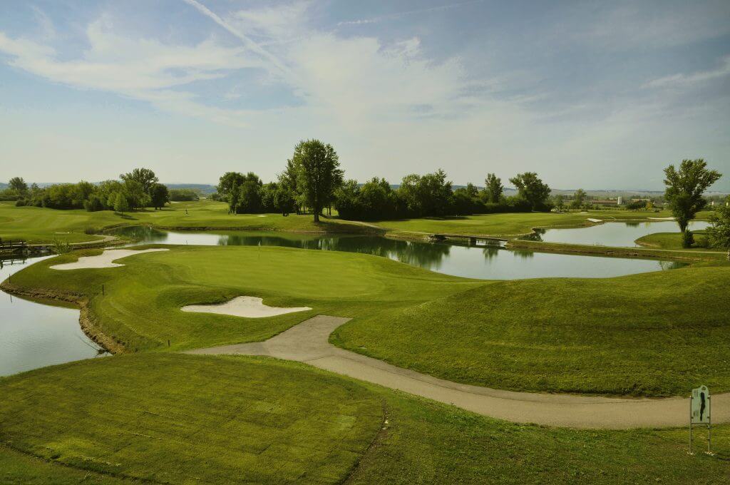 Atzenbrugg, Lower Austria, Diamond Country Club