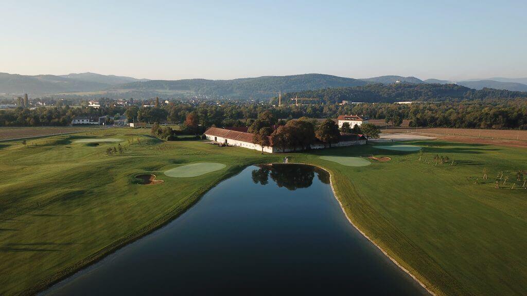 Lanzenkirchen, Lower Austria, Golf club Linsberg